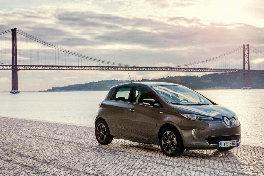  Renault Zoe Edition One 2016 года  (фото 8 из 30)